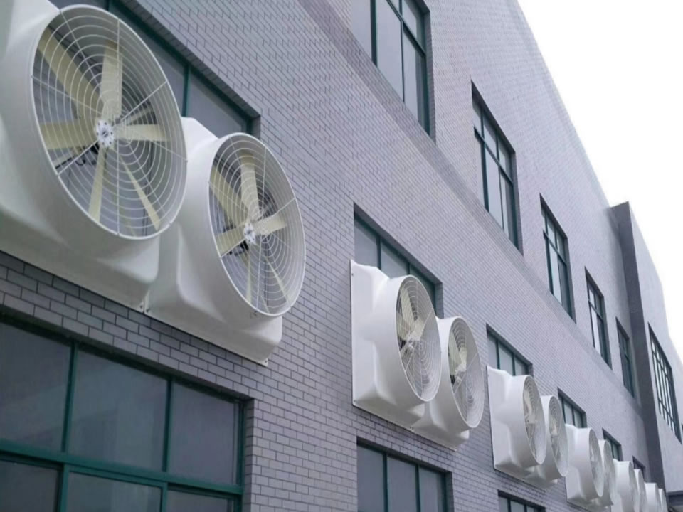 廠房生產(chǎn)車間使用冷風(fēng)機(jī)與注塑抗腐通風(fēng)管道